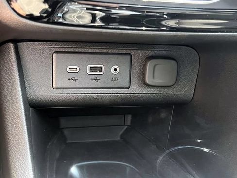 Certified 2023 Buick Encore GX Essence w/ Experience Buick Package FWD image 27