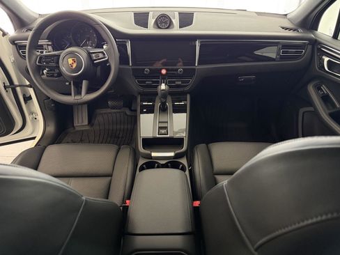 New 2026 Porsche Macan image 17