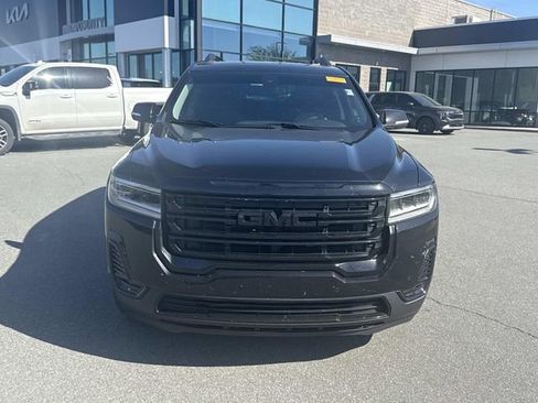 Used 2023 GMC Acadia SLE w/ Driver Convenience Package image 2