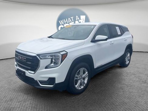 Used 2024 GMC Terrain SLE image 8