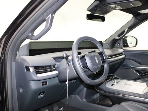 New 2027 Lincoln Navigator Reserve w/ Jet Appearance Package AWD/4WD image 26