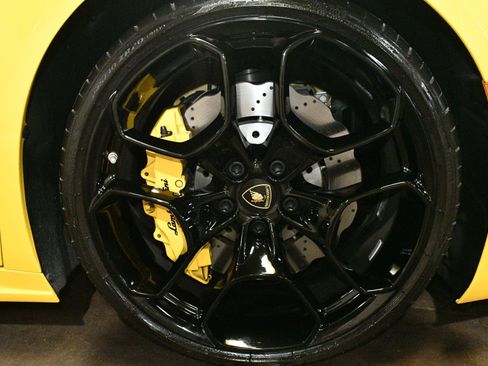 Used 2018 Lamborghini Huracan LP 580-2 image 65