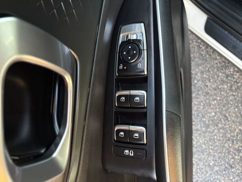 Used 2025 Kia Sorento S image 11