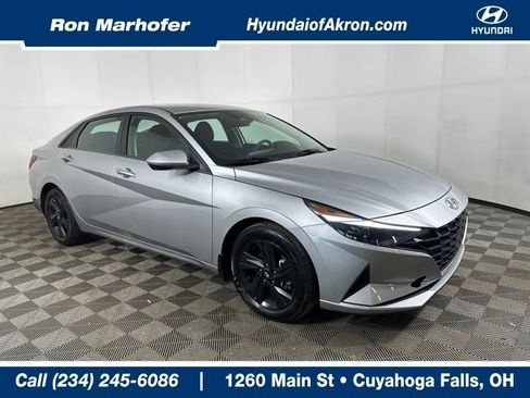Used 2023 Hyundai Elantra SEL image 1