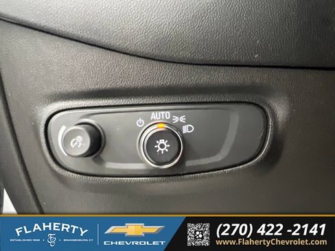 Used 2023 Chevrolet Equinox LT FWD image 24