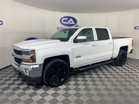 Used 2018 Chevrolet Silverado 1500 LT w/ Texas Edition image 7