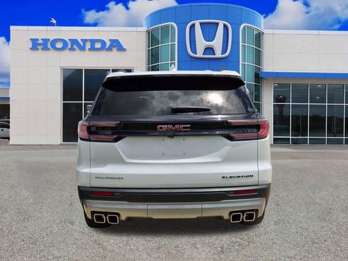 Used 2025 GMC Acadia Elevation w/ Elevation Premium Package FWD image 4