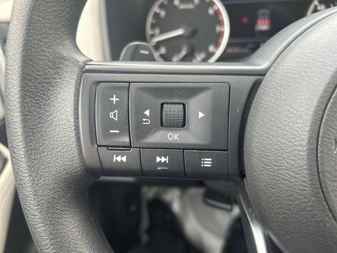 Used 2024 Nissan Rogue SV image 19