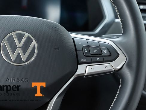 Used 2022 Volkswagen Tiguan SE image 22