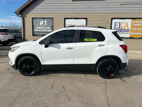 Used 2018 Chevrolet Trax LT w/ Redline Edition image 8