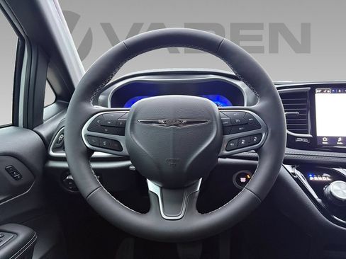 New 2026 Chrysler Pacifica Select FWD image 7