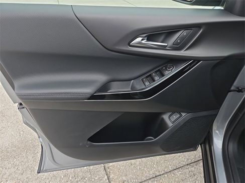 New 2026 Chevrolet Equinox LT w/ Convenience Package II image 17