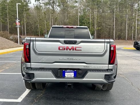 New 2026 GMC Sierra 3500 Denali w/ Denali Reserve Package image 15