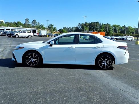 Used 2023 Toyota Camry SE FWD image 15