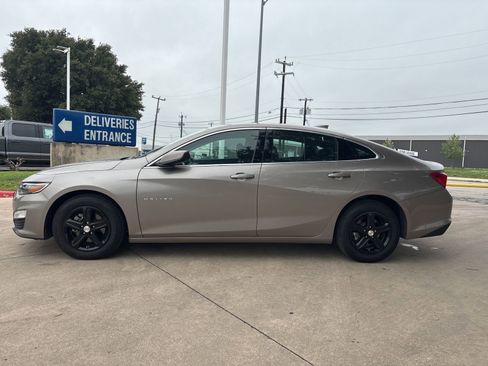 Used 2024 Chevrolet Malibu LT FWD image 9