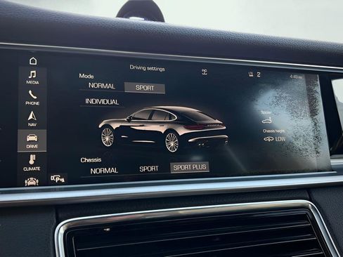 Used 2017 Porsche Panamera 4 image 47