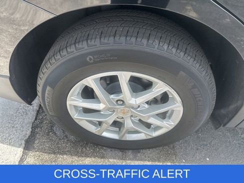 Used 2023 Chevrolet Equinox LS w/ Driver Confidence II Package image 8