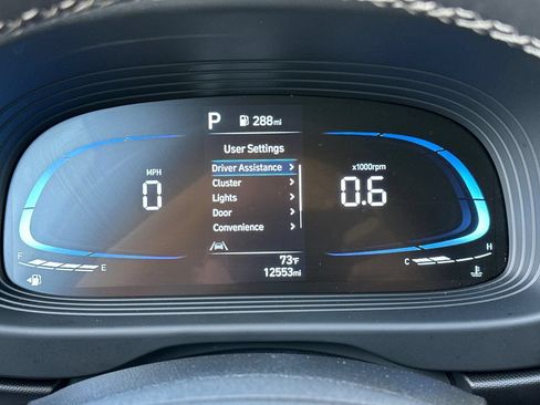 Used 2025 Hyundai Venue SEL FWD image 24