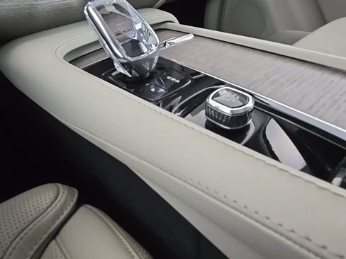 Used 2022 Volvo XC90 T8 Inscription w/ Advanced Package image 24
