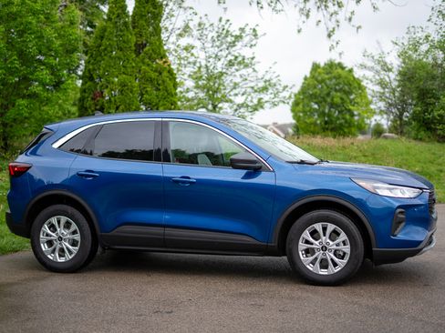 Used 2023 Ford Escape Active w/ Tech Pack #1 image 4