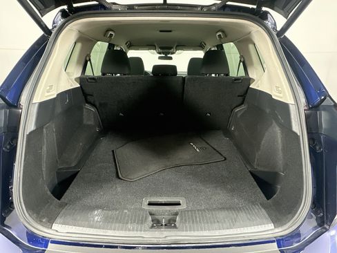 Used 2025 Nissan Rogue SV FWD image 28