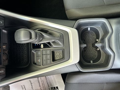 Used 2025 Toyota RAV4 LE AWD/4WD image 29