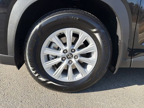 Used 2026 Toyota Grand Highlander XLE image 11