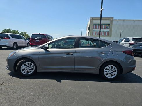 Used 2020 Hyundai Elantra SE FWD image 5
