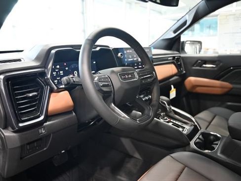 New 2026 GMC Canyon AT4 w/ Technology Plus Package AWD/4WD image 24