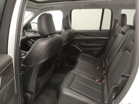 Used 2022 Jeep Grand Cherokee Limited 4xe w/ Luxury Tech Group II image 18