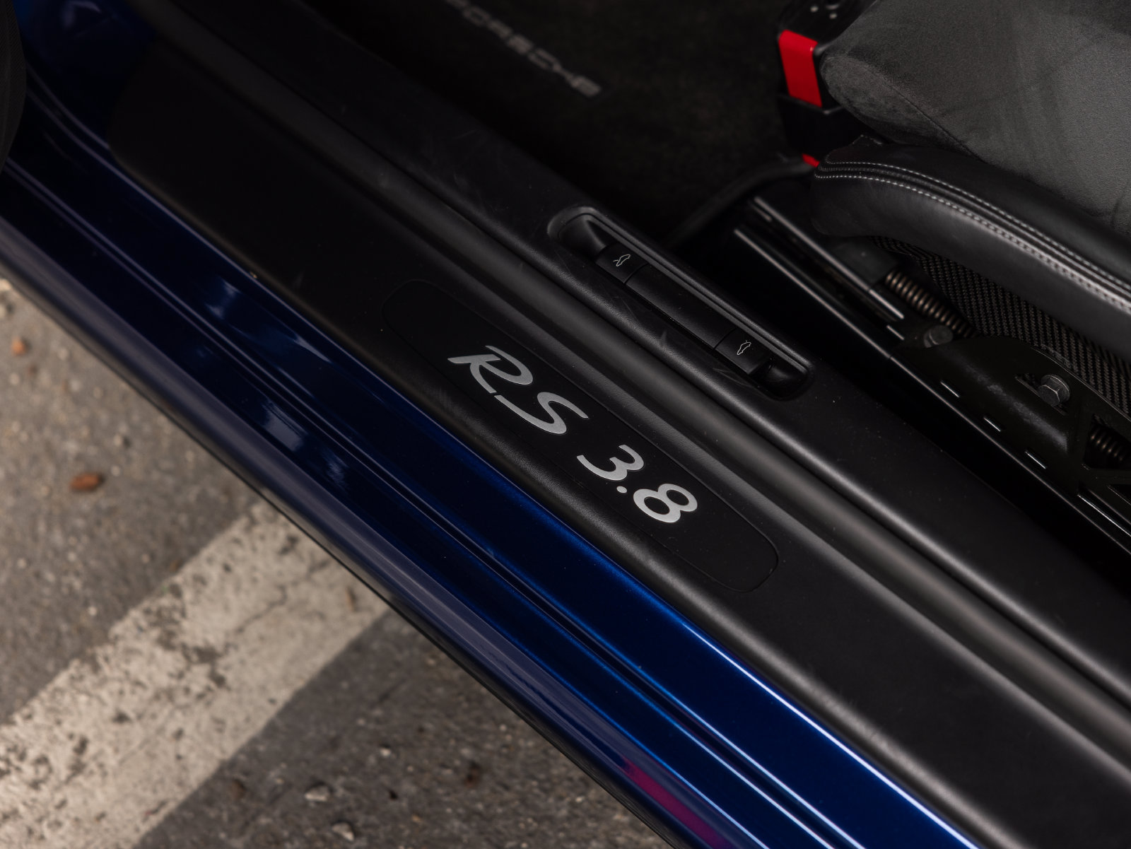Used 2010 Porsche 911 GT3 RS RWD image 30