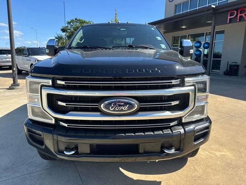 Used 2022 Ford F250 Platinum w/ FX4 Off-Road Package AWD/4WD image 3