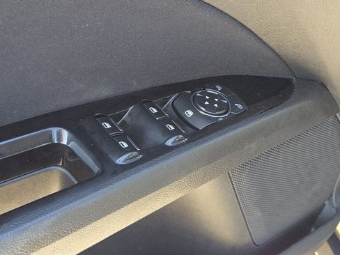 Used 2016 Ford Fusion SE FWD image 18