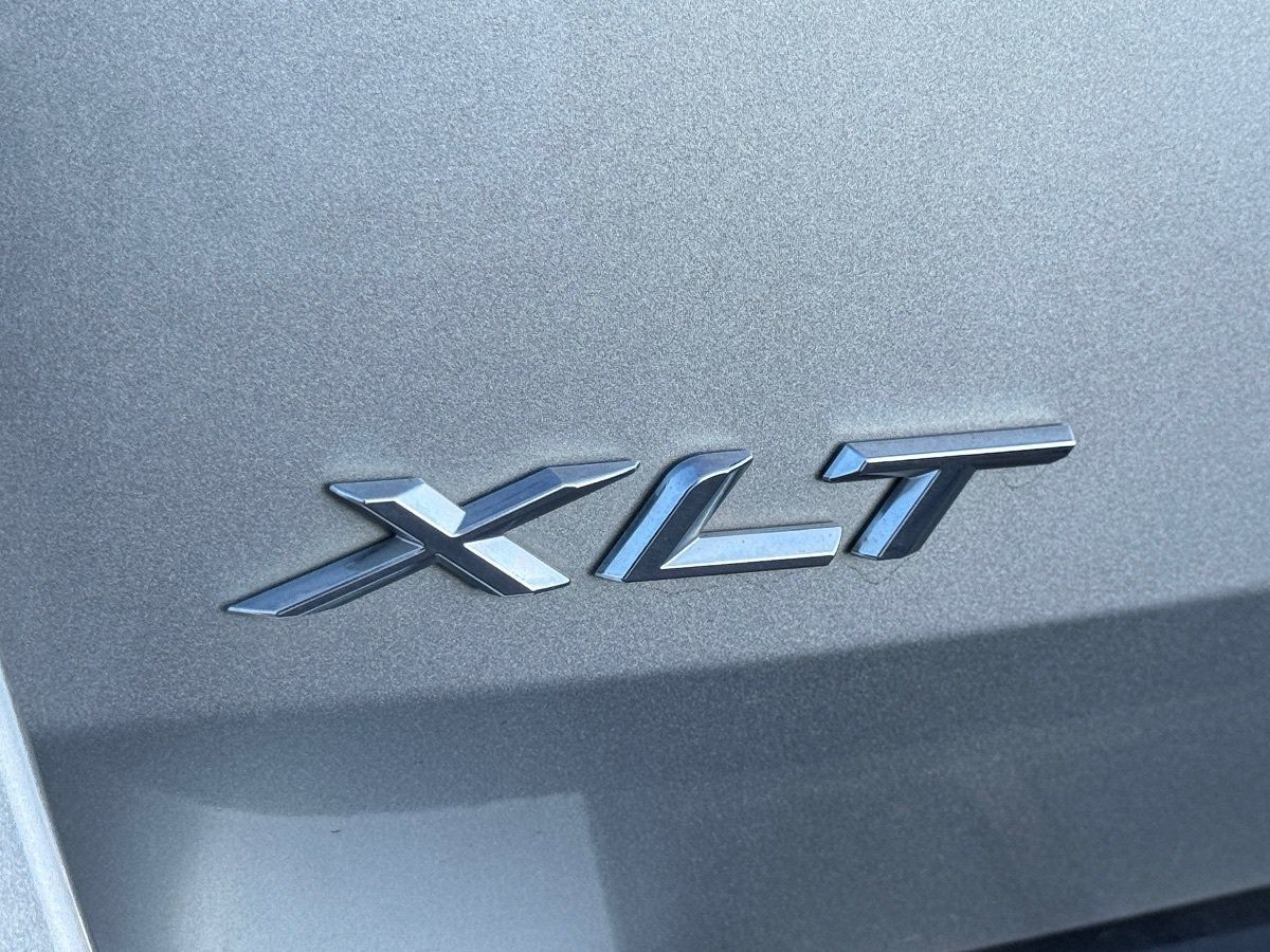 Used 2023 Ford Explorer XLT w/ Equipment Group 202A AWD/4WD image 10