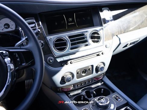 Used 2018 Rolls-Royce Ghost image 19