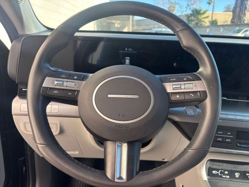 Used 2025 Hyundai Kona SEL image 28