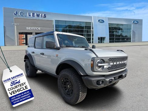 New 2026 Ford Bronco Badlands AWD/4WD image 1