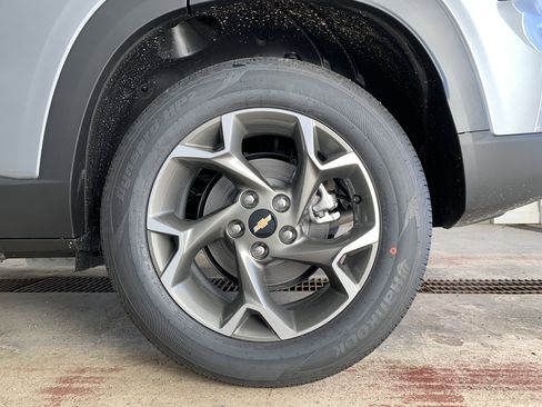 New 2026 Chevrolet Trax LT image 8