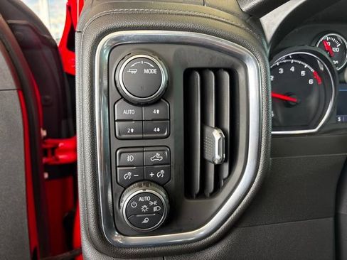 Used 2021 Chevrolet Silverado 1500 LT Trail Boss w/ Convenience Package II AWD/4WD image 32
