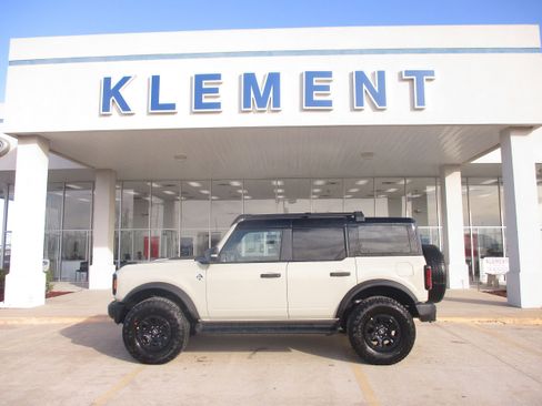 New 2025 Ford Bronco Outer Banks w/ Sasquatch Package image 8