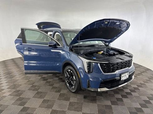 Certified 2025 Kia Sorento S w/ Panoramic Sunroof Package FWD image 14