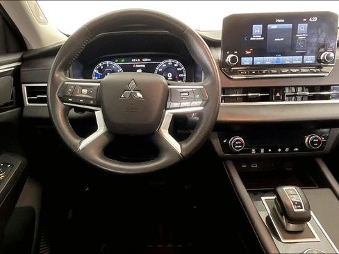 Used 2024 Mitsubishi Outlander SE FWD image 7