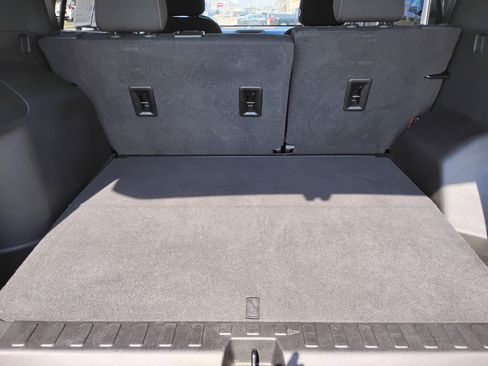 Used 2021 Chevrolet Equinox LT image 22