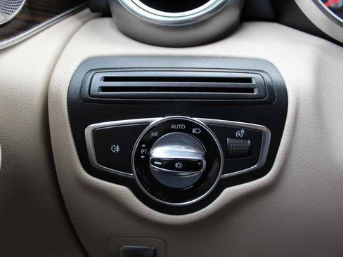 Used 2016 Mercedes-Benz GLC 300 4MATIC image 14