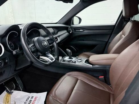 Used 2023 Alfa Romeo Stelvio Ti AWD/4WD image 16
