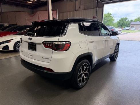 Used 2025 Jeep Compass Limited AWD/4WD image 5