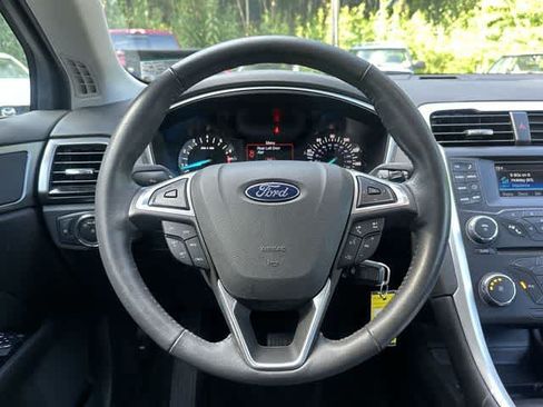 Used 2015 Ford Fusion SE w/ Equipment Group 201A FWD image 7