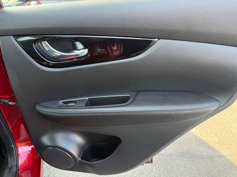 Used 2022 Nissan Rogue Sport SV w/ Technology Package image 20