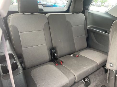 Used 2020 Chevrolet Traverse LT FWD image 40