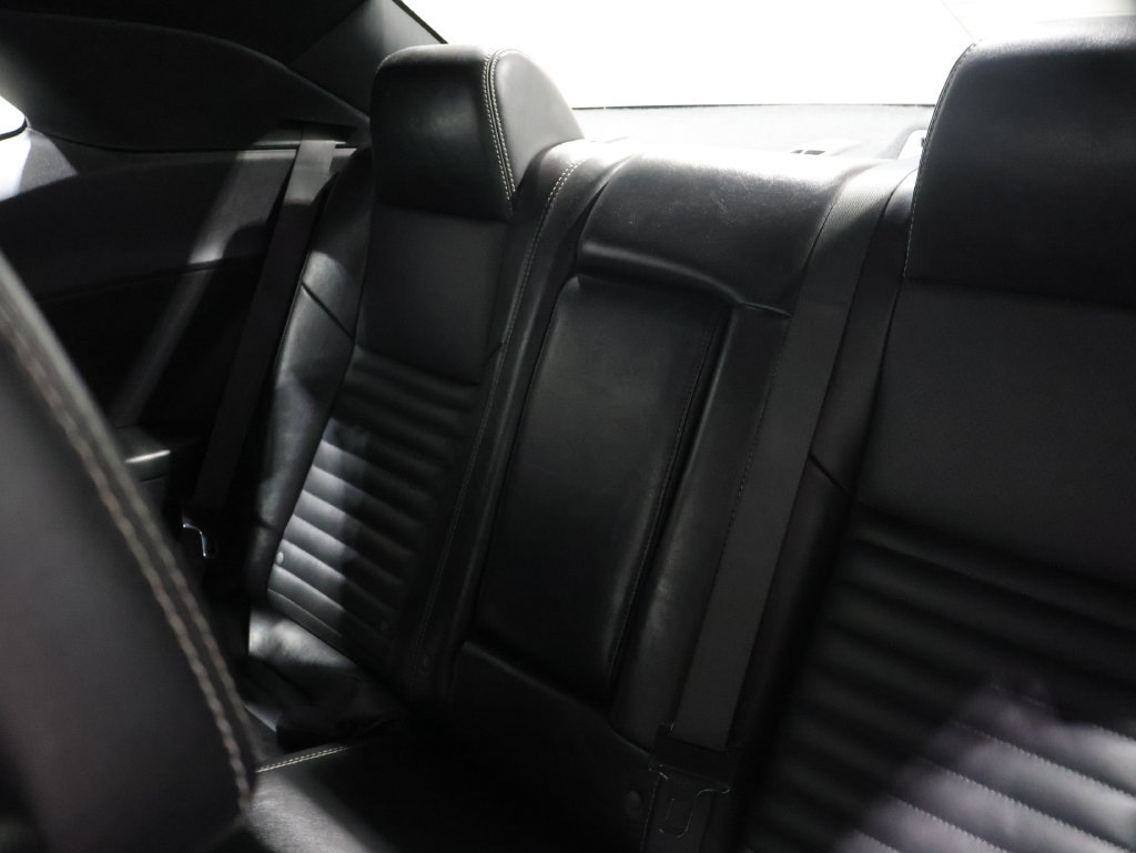 Used 2009 Dodge Challenger R/T RWD image 16